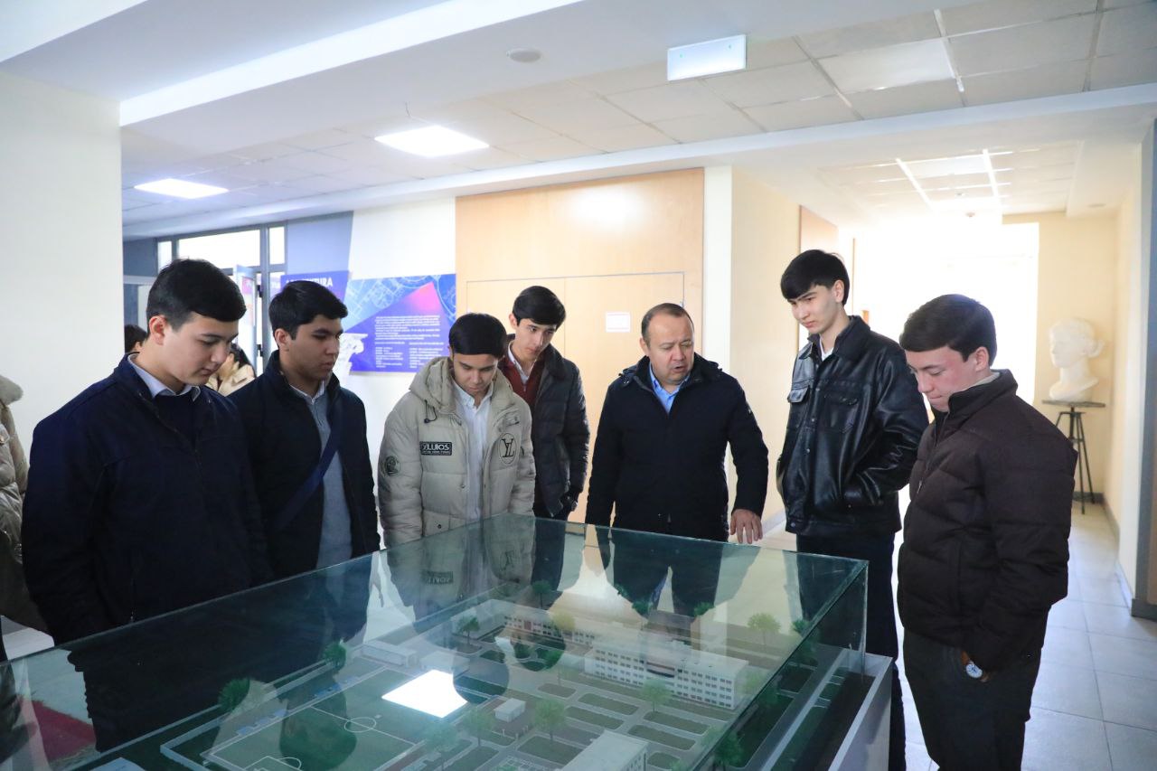 Toshkent arxitektura-qurilish universitetida Yunusobod tumanidagi 288-maktabning bitiruvchi sinf o‘quvchilari uchun ekskursiya tashkil etildi